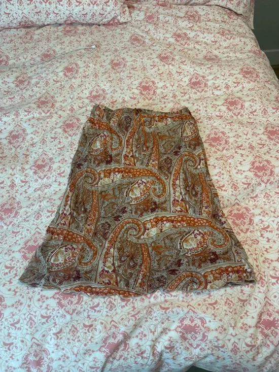 Women's Paisley Midi Skirt in Orange and Cream - Picture 4 of 4
